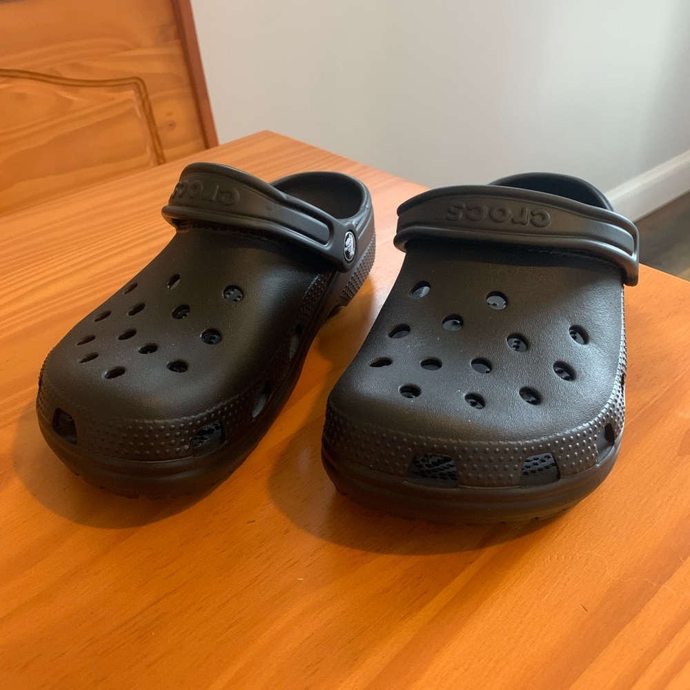 Black Crocs